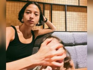 Cekricek.id - Putri Marino berhasil menghadirkan gelak tawa berkat aksinya yang kocak. Dalam unggahan terbaru di media sosialnya, istri Chicco Jerikho itu menutupi wajah anaknya dengan salah satu telapak tangan dengan gerakan meremas. Hal itu dilakukannya supaya wajah putri kecilnya tak terpublikasi kepada netizen.