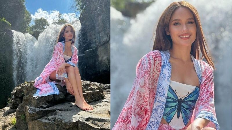 Cinta Laura membagikan potret dirinya ketika berada di bawah air terjun yang ada di Bali. Netizen menjulukinya sebagai bidadari kayangan.