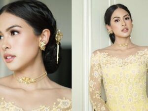Cekricek.id - Maudy Ayunda tampil cantik dan anggun dengan setelan kebaya kuning di hari pernikahan adik perempuannya. Dia juga mengunggah potret dirinya saat sedang berpose sendiri di depan kamera pada unggahan terbarunya di akun Instagram, Selasa (20/9/2022).