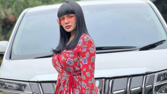 Dinar Candy seakan tak pernah terlepas dari pandangan negatif. Bahkan ketika pamit ke kantor, netizen curiga dia sebenarnya pergi ke hotel.