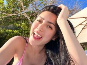 Jessika Iskandar mengaku sudah mengikhlaskan hampir 10 miliar uangnya yang hilang akibat penipuan. Kini, dia sudah bisa tersenyum bahagia.