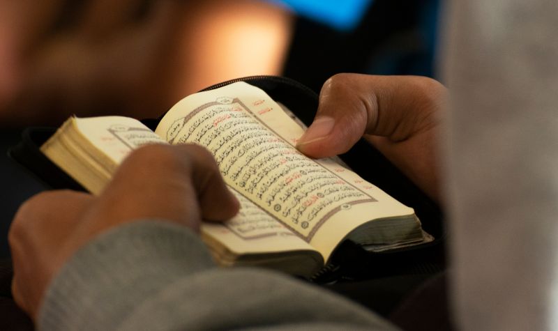 Cekricek.id, Portal Islam - Mengapa seseorang yang bahkan telah membaca Al-Qur’an pun bisa tersesat. Bagaimana bisa demikian?