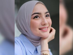 Cinta Laura kembali mendapat pujian bahwasanya wajahnya ini malah terlihat semakin cantik saat foto selfie miliknya di zoom.