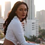 Cekricek.id - Penampilan baju seksi dari Erika Carlina ketika dugem bersama Hotman Paris dinilai terlalu hot oleh netizen, intip penampilannya