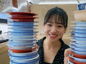 Cekricek.id - Artis cantik Haruka Ini membuat banyak netizen salfok. Terutama ketika dirinya memposting foto saat selesai makan sushi