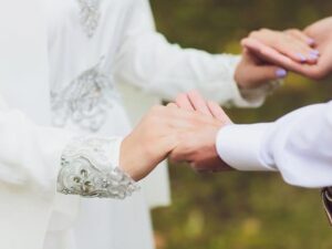 Inilah lima tanda-tanda Kamu berjodoh dengan seseorang yang hadir di kehidupannya, yang terakhir sebagai petunjuk dekanya jodoh.