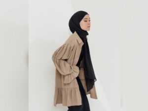 Cekricek.id - Lesti Kejora dikenal menjadi seorang ibu muda dan sosok selebriti muda yang begitu tajir, pose sakit perutnya dipuji kece