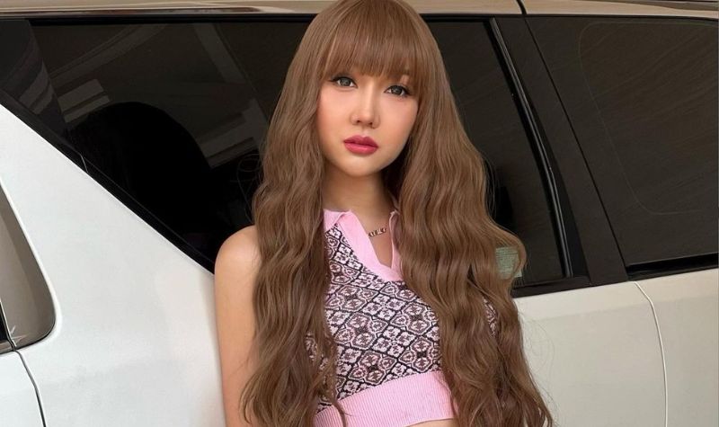 Cekricek.id - Lucinta Luna sering menyamakan dirinya mirip dengan sejumlah artis ternama, kini mengaku mirip Lalisa dan dipuji mirip barbie