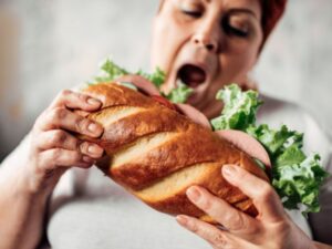 Cekricek.id - Gak perlu khawatir berat badannya akan bertambah secara drastis, bila makan banyak, 4 makanan ini cocok dan tak buat gemuk