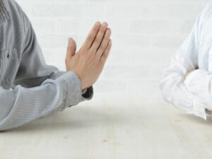 Cekricek.id - Meminta maaf merupakan hal berat untuk dilakukan orang. Tapu bagaimana cara menebus dosa pada yang telah meninggal dunia