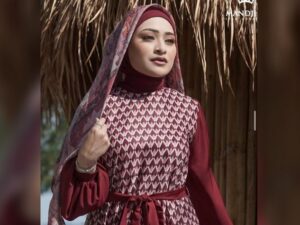 Cekricek.id - Semenjak resmi menyenang status sebagai seorang janda, Nathalie Holscher selalu dapat pujian, kini disebut sebagai bidadari