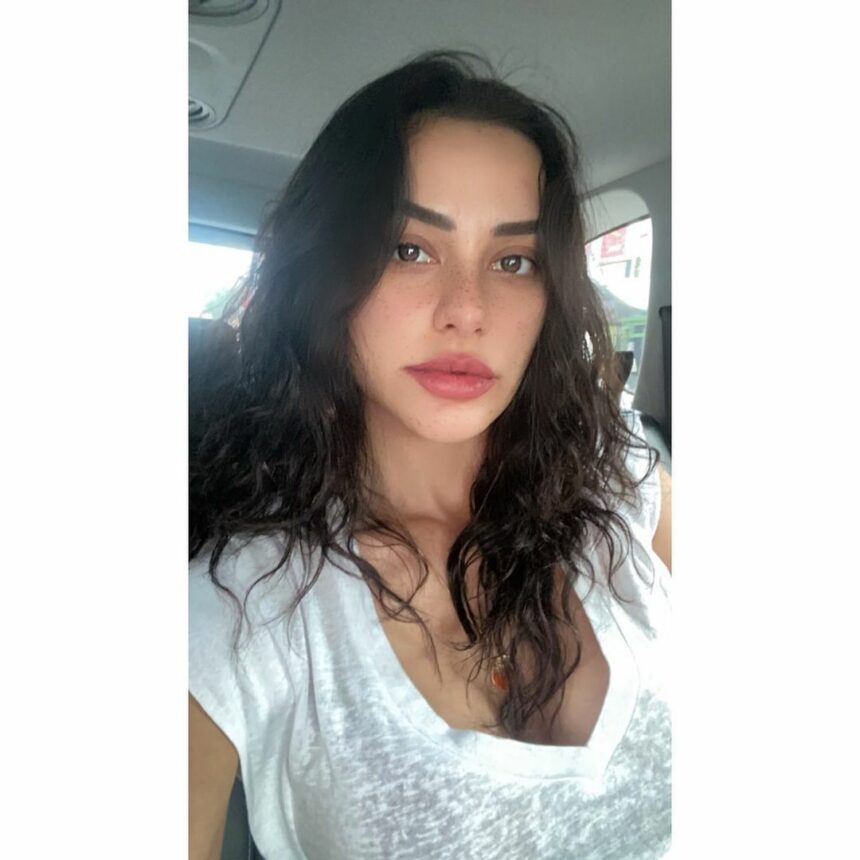 Tak Terima Disebut Aji Mumpung, Nora Alexandra Yakin Bandnya Bisa di Bersaing