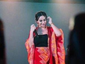 Cekricek.id - Nora Alexandra tampil dengan pakaian yang lebih tertutup, membuatnya dapat banyak pujian dari netizen di sosmed
