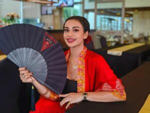 Cekricek.id - Tampaknya outfit apa saja yang dikenakan oleh Nora Alexandra selalu menjadi buah bibir. Netizen kini dibuat salfok dengan hidungnya