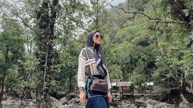 Olla Ramlan yang memiliki hoby belanja berbagai barang mewah ternyata masih sering nyicil dengan berbagai keinginannya itu.