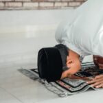 Cekricek.id - Ada sejumlah rahasia untuk bisa memahami bacaan salat. Sekaligus juga hal ini memiliki banyak manfaat yang belum diketahui