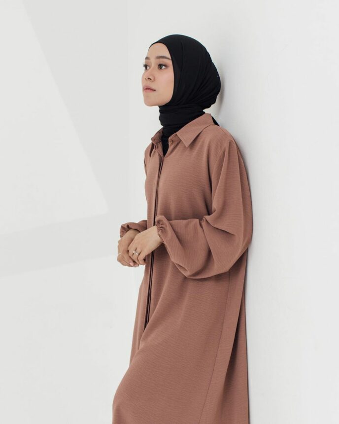 Pose Sakit Perut Ala Lesti Kejora Malah Terlihat Kece