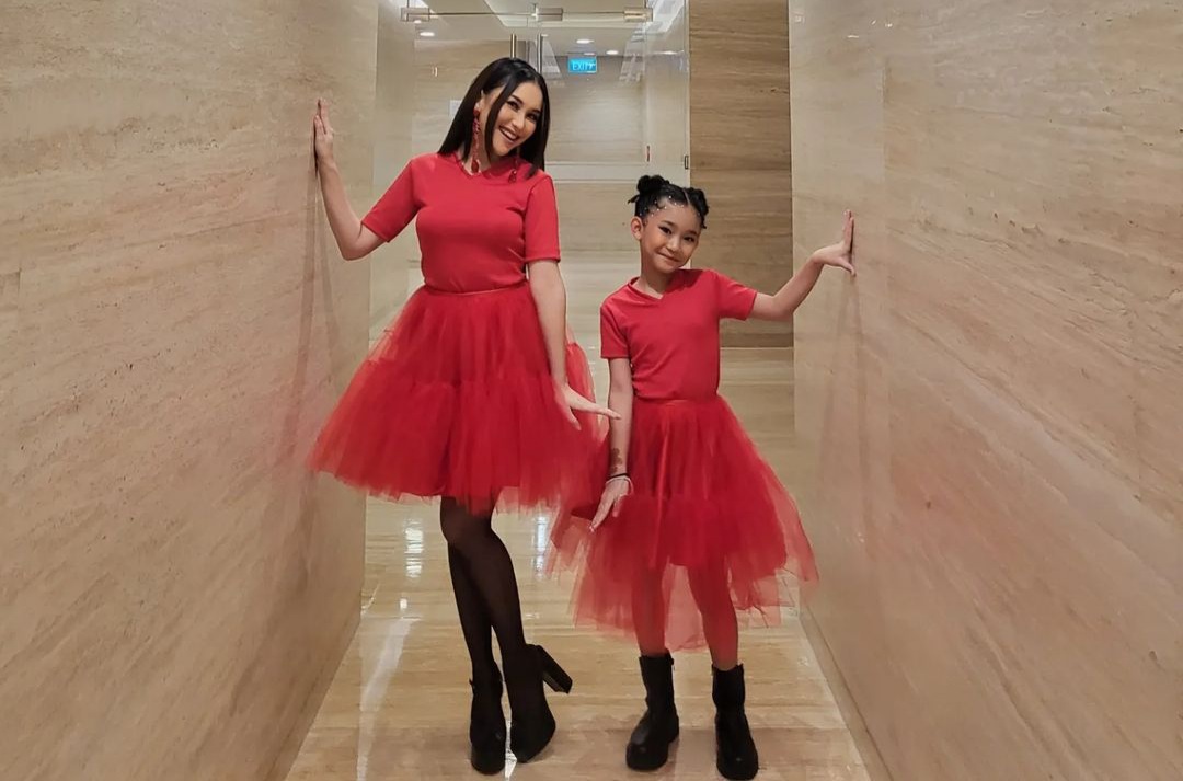 Kompak, Ayu Ting Ting dan Bilqis Tampil Serasi dengan Gaun Ala Balerina