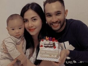 Enji Baskora, mantan suami Ayu Ting Ting dikabarkan bercerai lagi dengan Hana Kartika ungkap ini alasan dirinya menggugat cerai Enji Baskoro.