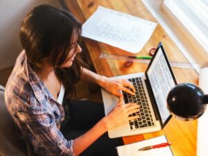 Manfaatkan Teknologi, Ini 5 Tips Meraup Penghasilan Lewat Internet