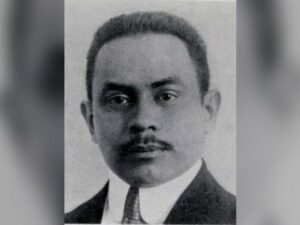 Abdul Moeis adalah seorang tokoh sastra dan tokoh pergerakan Indonesia.
