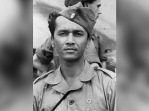 Kamus Sejarah Indonesia: Adnan Kapau Gani adalah seorang nasionalis dan pengusaha Indonesia dari Sumatra Barat yang berpendidikan sebagai dokter.