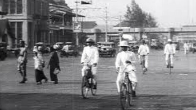 Kamus Sejarah Indonesia - Ambtenaar