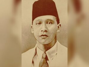 Amir Hamzah adalah Sastrawan dan Tokoh Poedjangga Baroe yang terkenal dengan syair-syair religiusnya. Ia lahir pada hari Selasa, 28 Februari 1911 di Kampung Pekubuan Kota Tanjung Pura, Kabupaten Langkat, Provinsi Sumatera Utara.