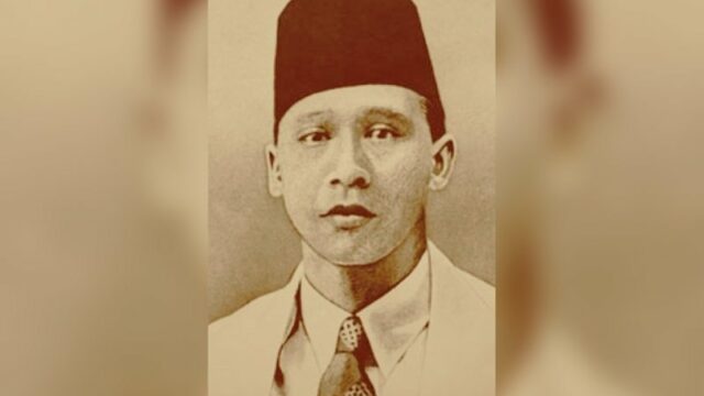 Amir Hamzah adalah Sastrawan dan Tokoh Poedjangga Baroe yang terkenal dengan syair-syair religiusnya. Ia lahir pada hari Selasa, 28 Februari 1911 di Kampung Pekubuan Kota Tanjung Pura, Kabupaten Langkat, Provinsi Sumatera Utara.