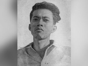 Kamus Sejarah Indonesia: Chairil Anwar adalah pelopor Angkatan 45 yang dikenal urakan. Ia dilahirkan pada 26 Juli 1922 di Medan Sumatera Utara dari ayah bernama Toeloes dari Nagari Taeh 50 Koto dan Ibu bernama Saleha.
