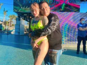 Pengacara Hotman Paris akam berulang tahun yang ke-63, ia pun mengaku akan merayakan hari kelahirannya itu dengan wanita bertato dan seksi di Atlas.