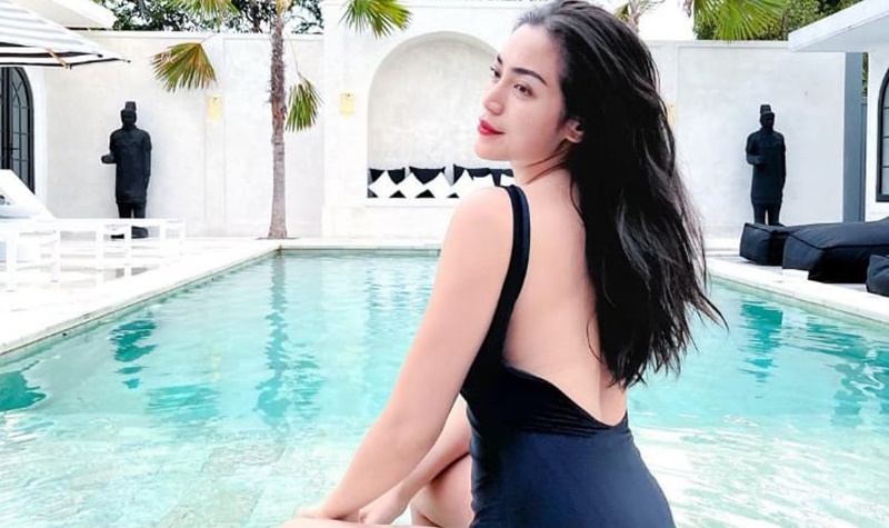 Susah Hidup Ala Jessica Iskandar, Tapi Tetap Liburan Mewah