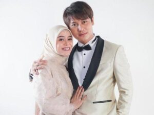 Rizky Billar hari ini dikabarkan akan diperiksa pihak kepolisian sementara Lesty Kejora pasalnya kini akan berangkat umrah, Kamis (06/10/2022).
