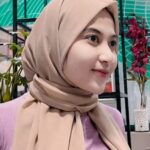 Salma Salsha, seorang wanita cantik berhijab yang sempat menjadi asisten pribadi Hotman Paris belum lama ini mengunggah foto pakai baju ketat.