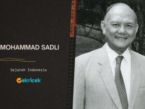 Mohammad Sadli adalah tokoh pembangungan ekonomi Orde Baru Indonesia. Ia lahir di Sumedang pada 10 Juni 1922. Ia menyelesaikan pendidikan sarjana teknik dari Fakultas Teknik Universitas Gadjah Mada dan meraih gelar magister dari Institut Teknologi Massachussets di Amerika Serikat pada 1956.