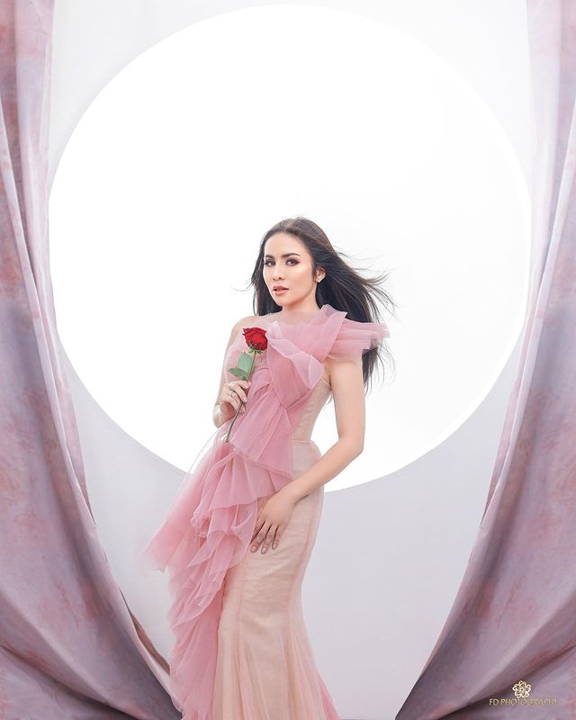 Intip Gaun Cantik Momo Geisha, Anggun Hingga Dewasa