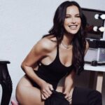 Sophia Latjuba baru saja mengunggah sebuah foto seksi di laman Instagramnya yang langsung tuai sorotan warganet, Kamis (20/10/2022).