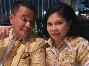 Cekricek.id - Sering pamer kebersamaan dengan sederet asisten pribadi, Hotman Paris akhirnya terpantau mempublikasikan sang istri pada perayaan ulang tahunnya beberapa waktu lalu. Menggelar acara dugem di sebuah beach clun populer di Bali, pengacara kondang itu tampak sangat menikmati waktu dengan istri sekaligus ibu dari tiga anaknya itu.