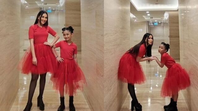 Cekricek.id - Ayu Ting Ting dan Bilqis putrinya tampil kompak dengan balutan gaun ala-ala penari balet. Ibu dan anak itu juga terlihat begitu serasi layaknya sepasang sahabat. Meski terpaut usia yang begitu jauh, Ayu tetap berhasil menyeimbangi gaya anaknya.