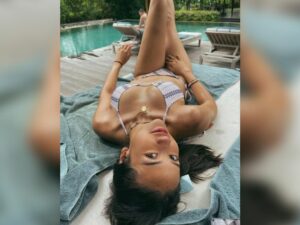 Cekricek.id - Tampaknya netizen selalu dibuat gerah dengan berbagai macam pose yang selalu ditampilkan oleh Anya Geraldine, terutama berbikini