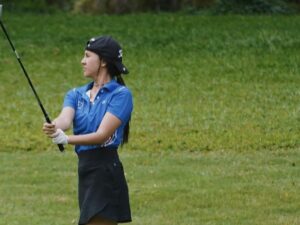 Cekricek.id - Anya Geraldine kembali membuat heboh dengan mengenakan topi bergaya ala tukang parkir. Saat bermain golf bareng sahabatnya