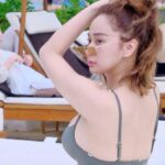 Cekricek.id - Lagi-lagi netizen menyoroti aksi dari Denise Chariesta. Karena kali ini bentuk baju seksinya tersebut begitu tampak melorot.