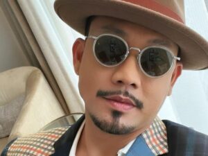 Cekricek.id - Memiliki darah Minangkabau, ternyata Denny Sumargo masih fasih berbahasa Minang. Konsep endrosenya diluar dugaan