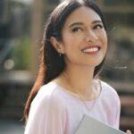 Cekricek.id - Ternyata Dian Sastro dulu juga sering mengalami tindakan tidak menyenangkan. Termasuk tidak dianggap keluarga oleh saudara
