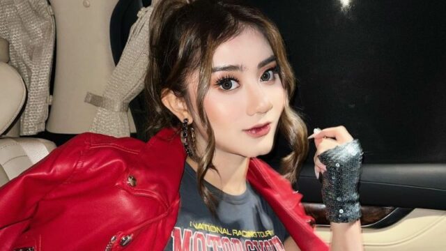 Cekricek.id - Ghea Youbi justru memiliki suatu kebiasaan yang sebenarnya cukup unik namun juga ekstrem. Karena selalu jujur jika berselingkuh