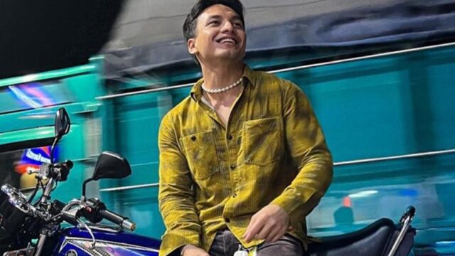 Jefri Nichol memamrekan sebuah tatto bertulisan Arab di tangannya yang langsung tuai sorotan warganet dengan mempertanyakan maksud tato itu.