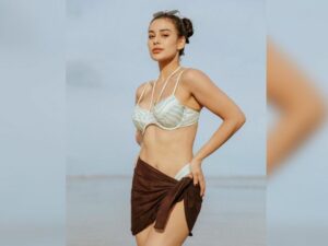 Cekricek.id - Nora Alexandra membuat netizen heboh lantaran kembali mengenakan pakaian kekurangan bahan berupa swimsuit, intip potretnya