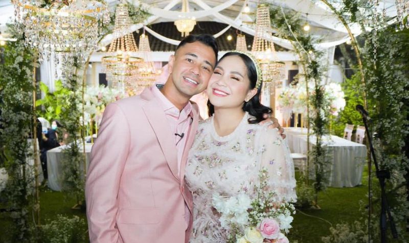 Cekricek.id - Raffi Ahmad belakangan ini viral dan trend disebut-sebut ingin membeli salah satu klub bola terbesar yaitu Manchester United
