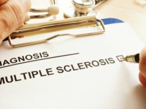 Cekricek.id - Multiple sklerosis merupakan suatu penyakit kronis yang ditandai dengan berbagai hal. Termasuk diantaranya gangguan saraf