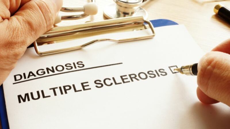 Cekricek.id - Multiple sklerosis merupakan suatu penyakit kronis yang ditandai dengan berbagai hal. Termasuk diantaranya gangguan saraf